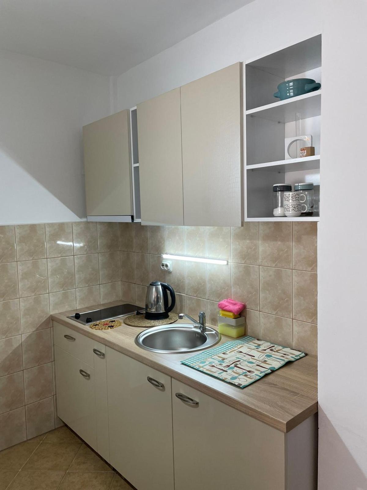 Hana Apartament *